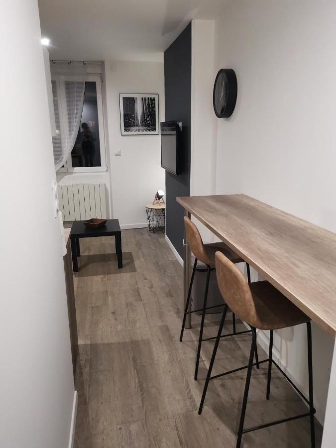 Studio Cosy Au Pied Du Metro Flachet ビユールバンヌ エクステリア 写真